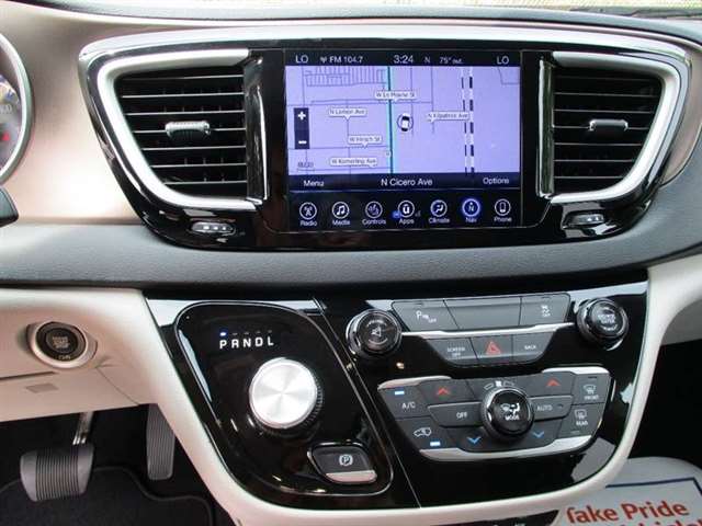 2017 Chrysler Pacifica Touring-L 4dr Mini-Van